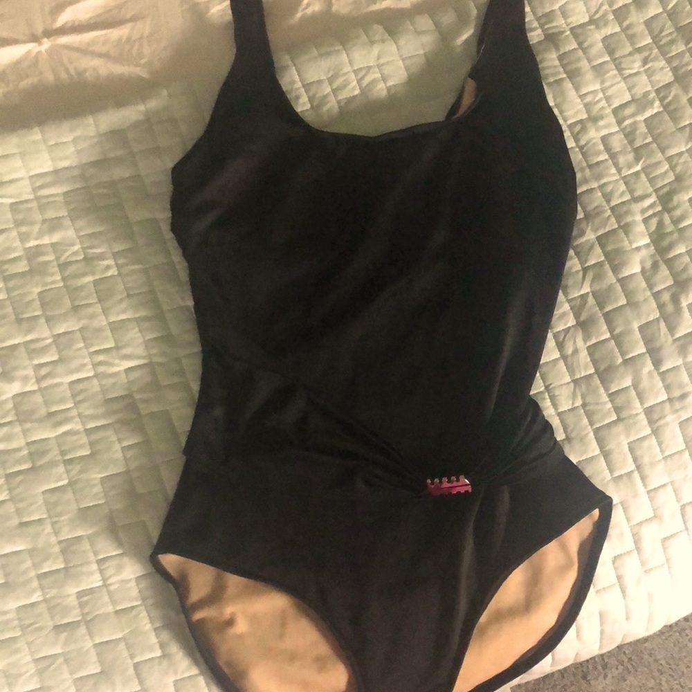The Slim Set beautiful/slimming one piece swimsuit
